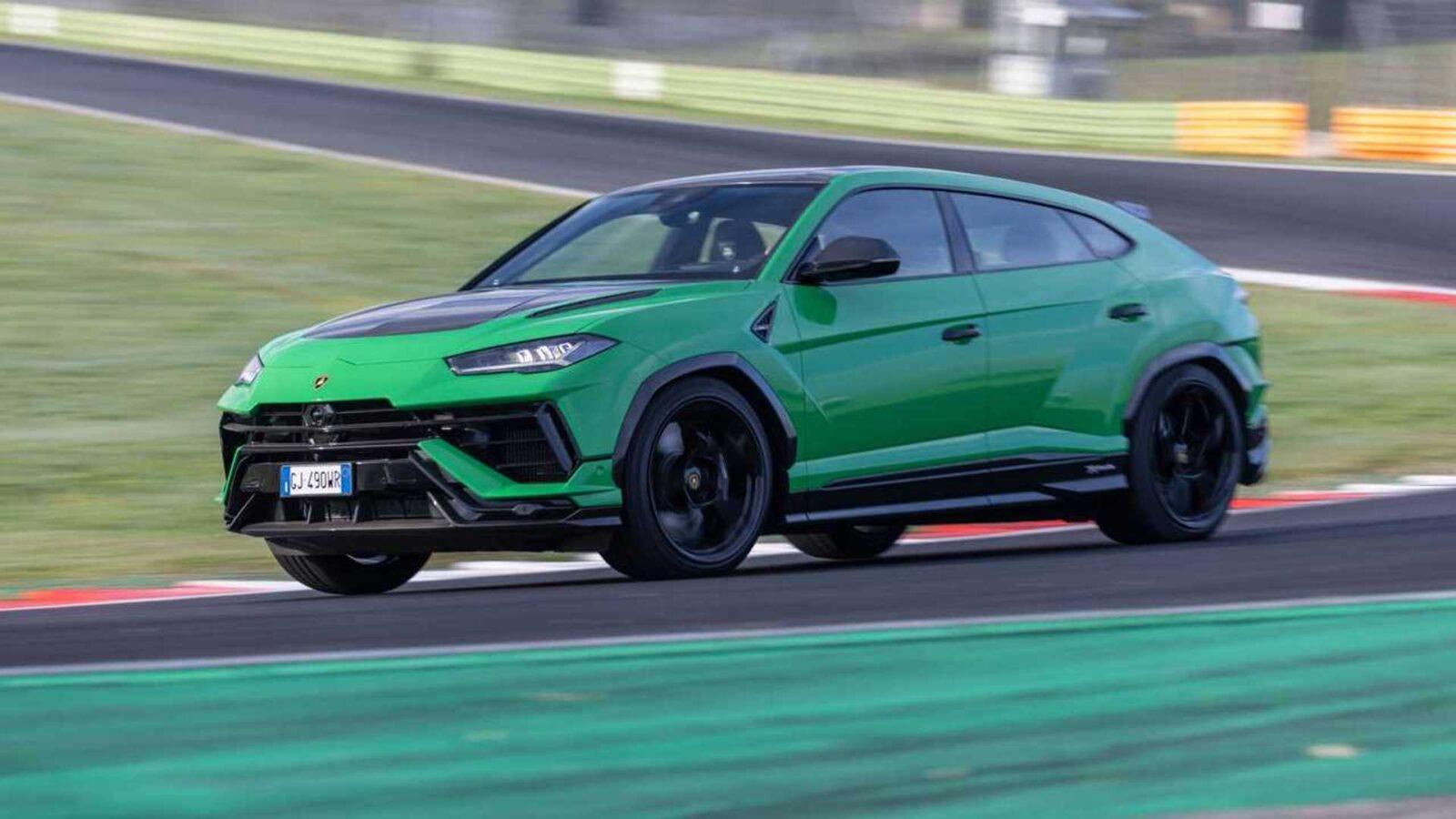 Lamborghini Urus отзывают из-за капота, который может отлететь на высокой скорости