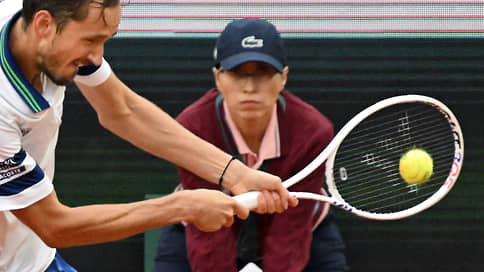 Даниил Медведев дополнил теннис велосипедом // Во втором круге Roland Garros он отдал всего один гейм