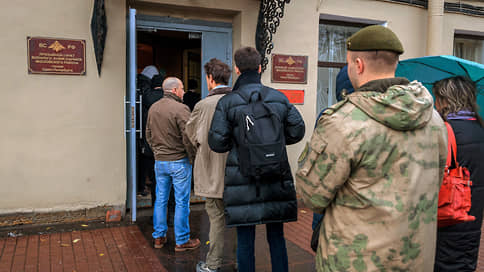 Военкоматам просят передать за переезд // В Госдуме хотят в несколько раз увеличить штраф за несообщение о смене места жительства