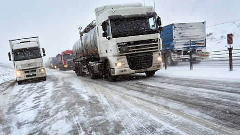 Участок трассы М-5 в Татарстане закрыли для автобусов и грузовиков из-за снегопада