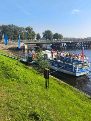 На Петропавловке убрали плавучий понтон возле Иоанновского моста