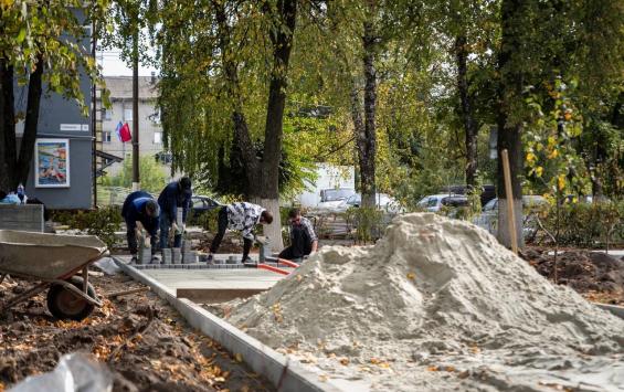 В Курске преображается сквер на Станционной