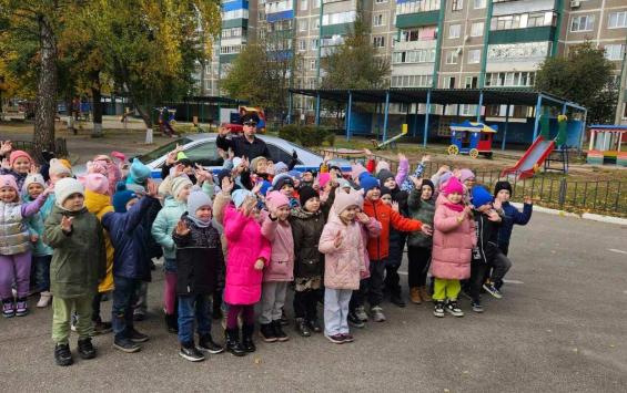 В Курске воспитанники детского сада 122 написали письма водителям