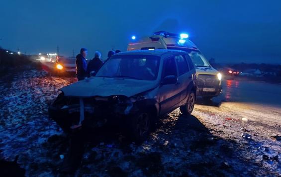 В Курской области в Октябрьском районе произошло лобовое столкновение двух автомобилей