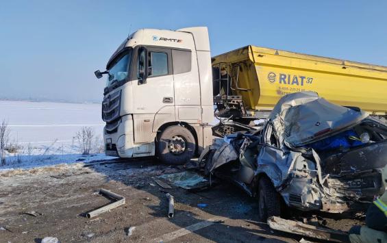 Под Курском столкнулись 12 машин: серьезная авария на объездной унесла жизни 4 курян