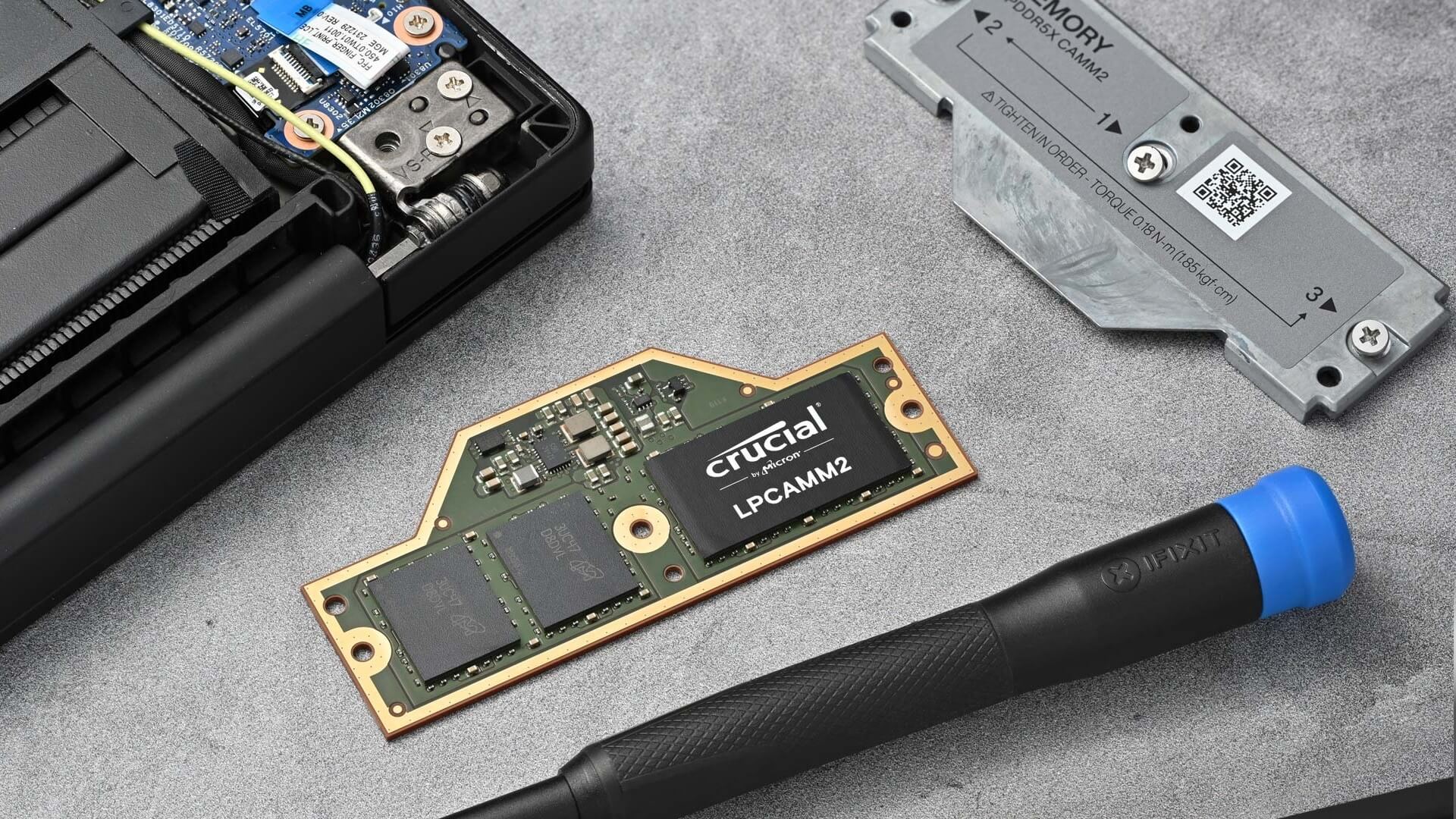 В iFixit оценили простоту замены нового вида ОЗУ LPCAMM2