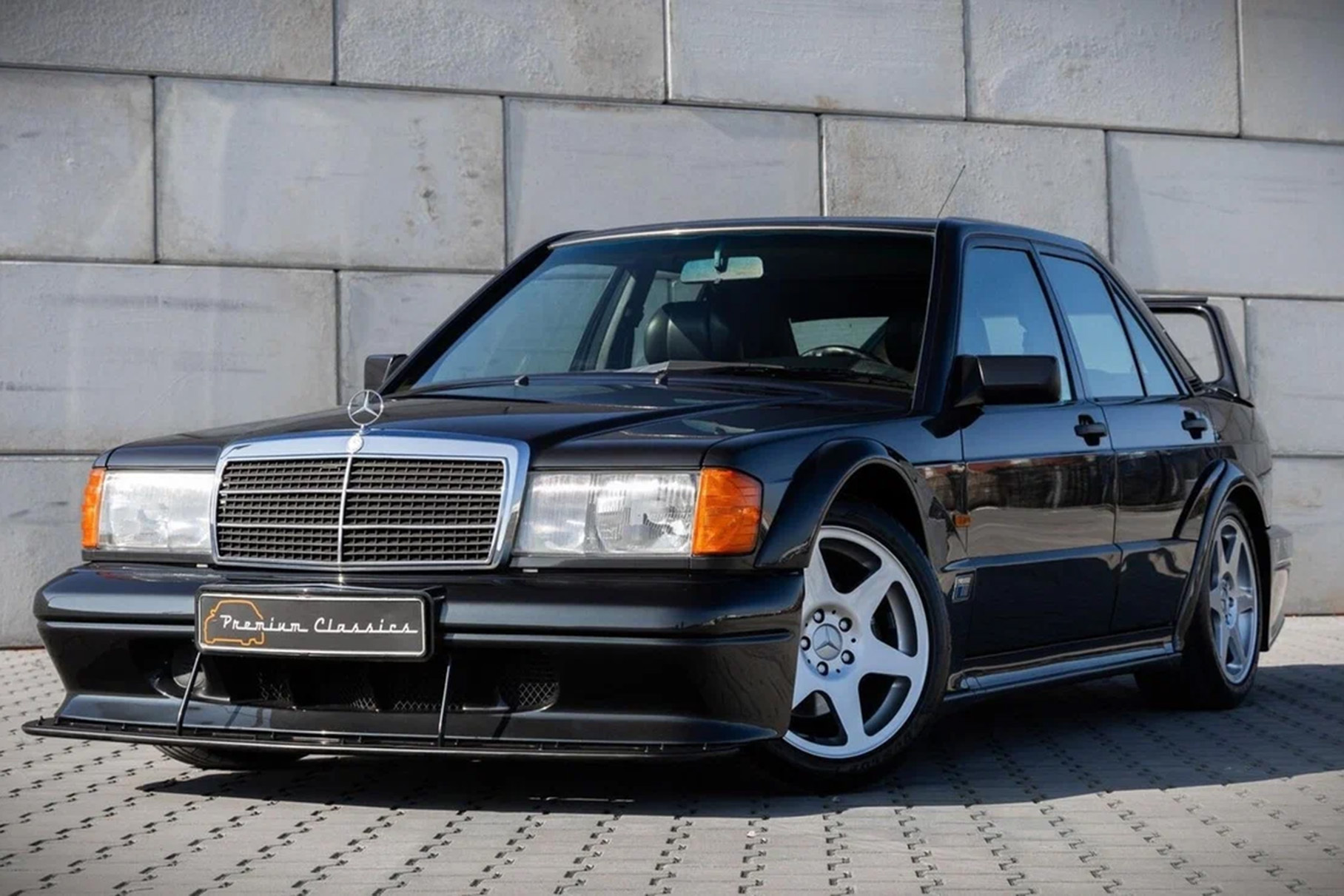 В России выставили на продажу редчайший Mercedes-Benz 190E Evo II