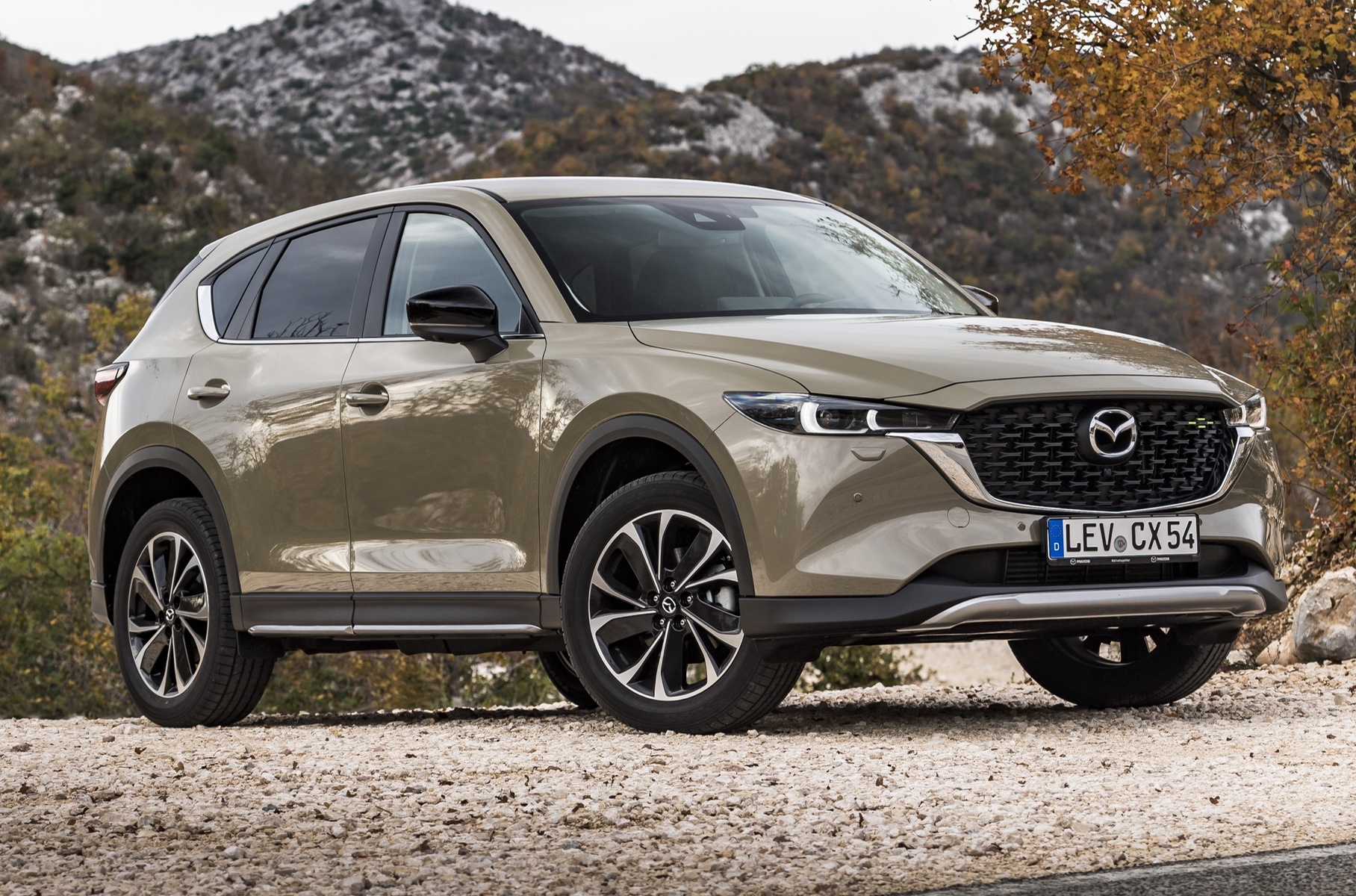 Некогда популярный в России Mazda CX-5 станет гибридом