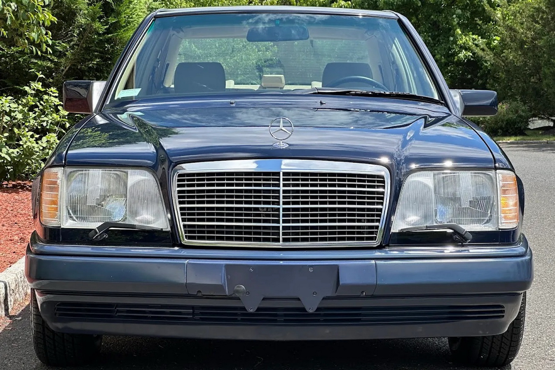 Дизельный Mercedes W124 пустили с молотка дороже нового E-Class