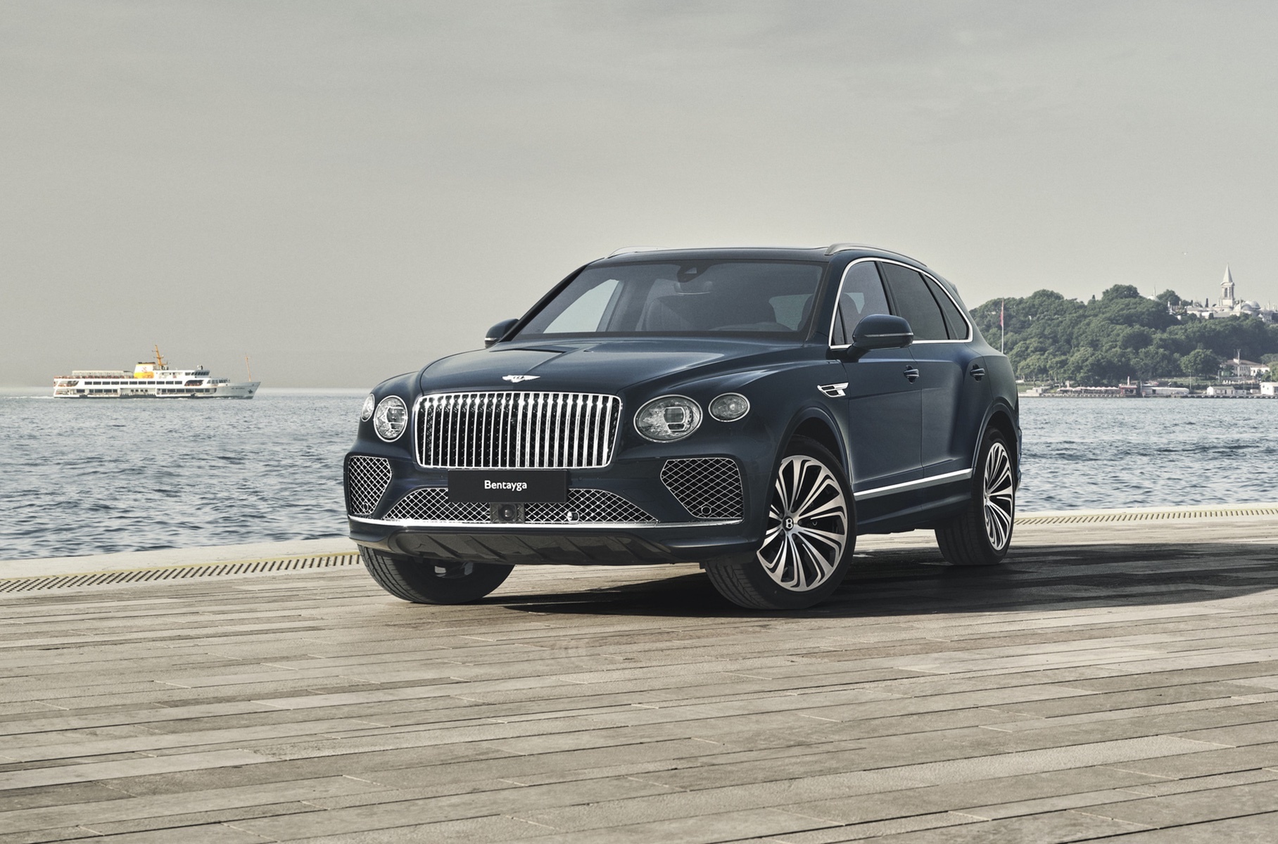 Компания Bentley выпустила «стамбульскую» серию моделей Continental GT, Flying Spur и Bentayga