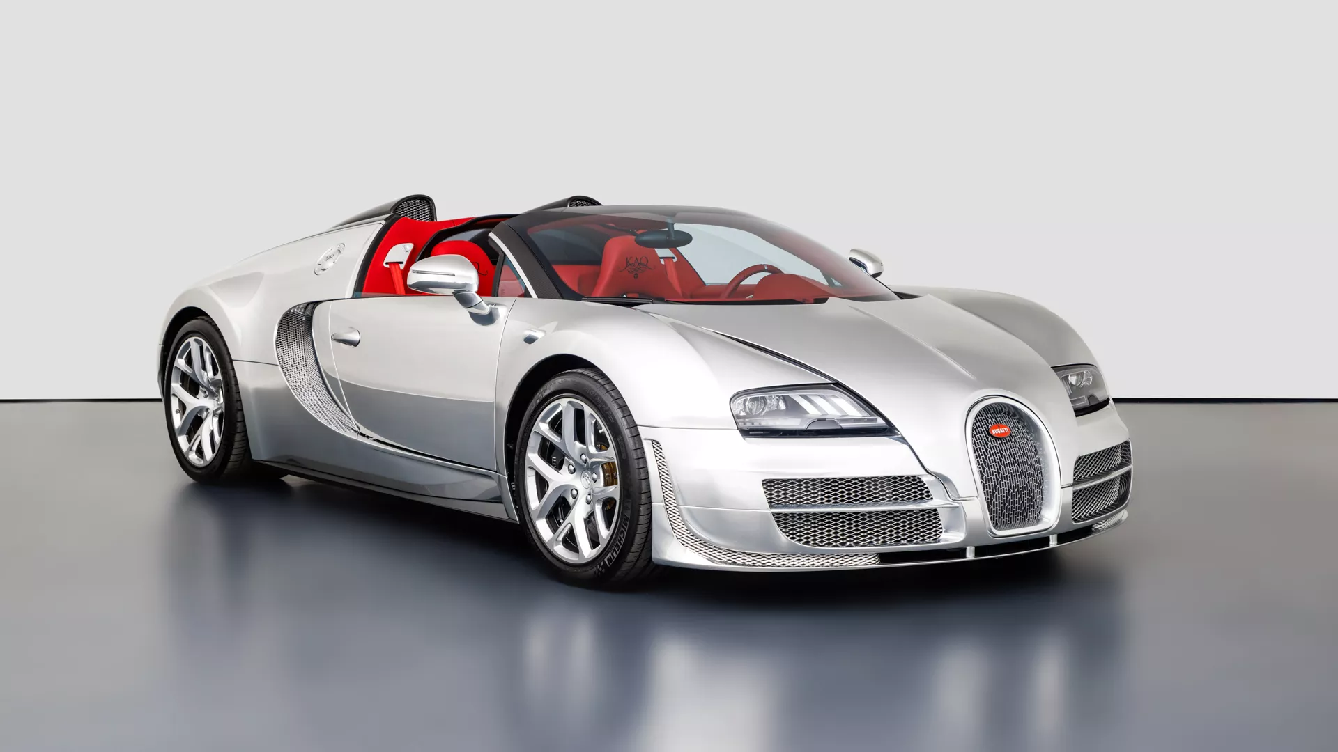 Bugatti показала самый дорогой и уникальный гиперкар Veyron из 20 тонн алюминия