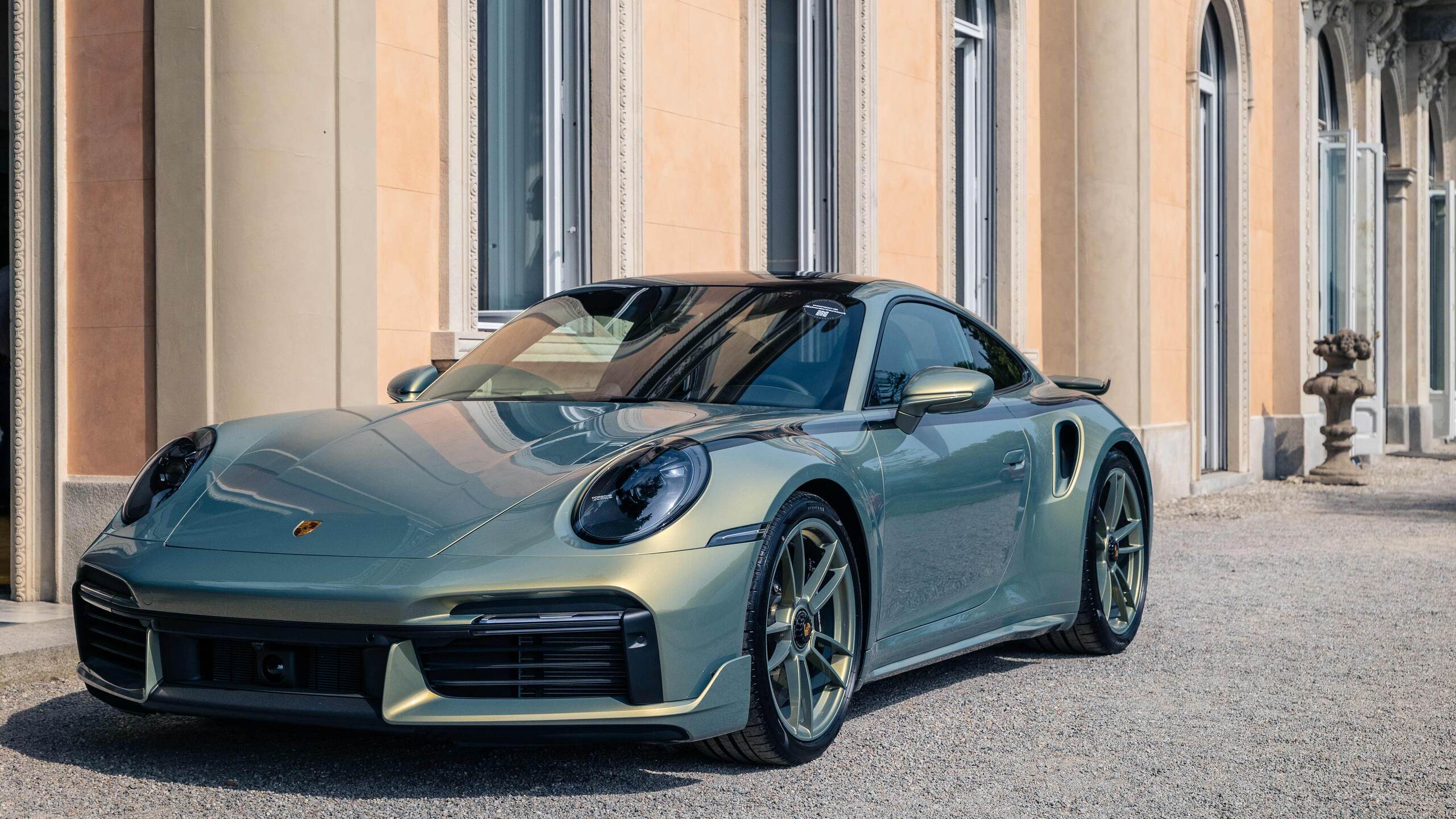 Компания Porsche показала 911 Turbo S в честь исторического спорткара 959