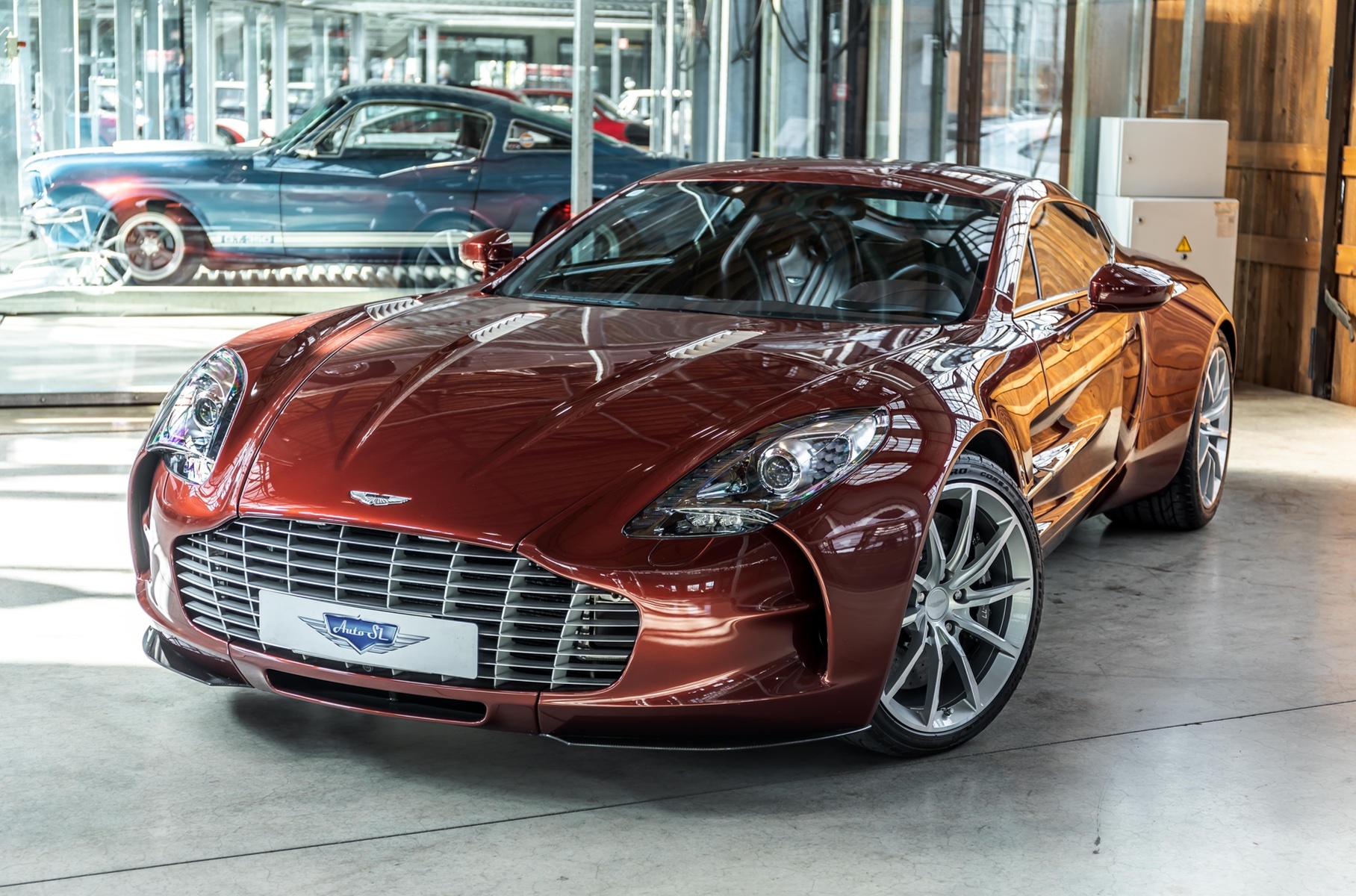 В России продают редкий Aston Martin с атмосферником V12 7.3