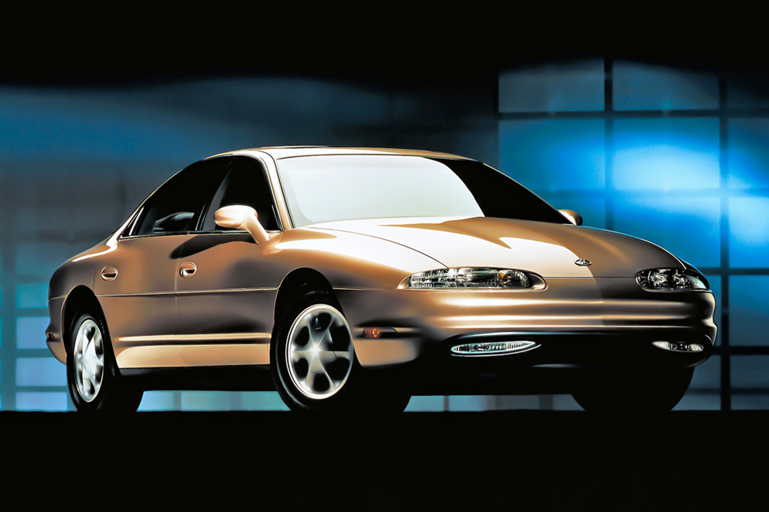 30 лет Oldsmobile Aurora