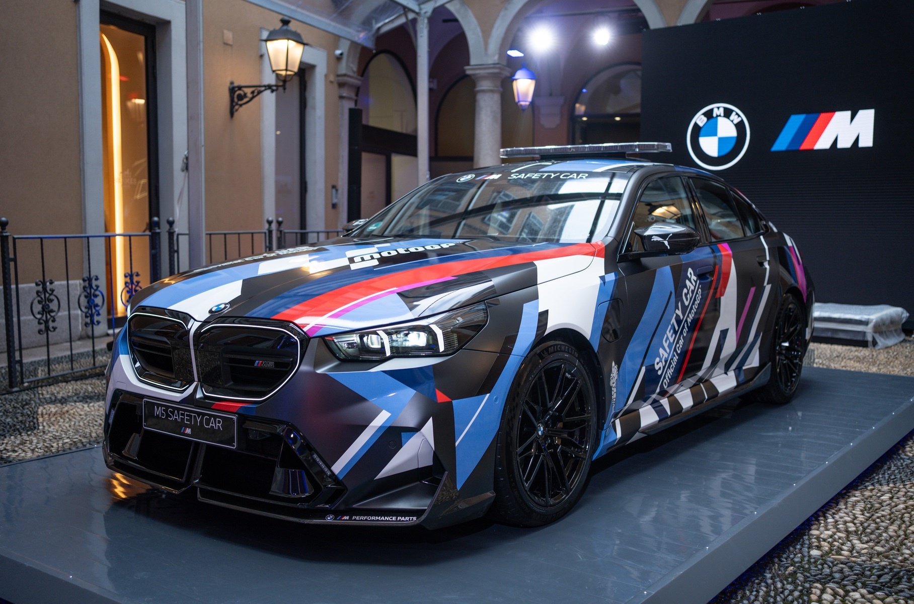 Новый BMW M5 стал сейфти-каром MotoGP