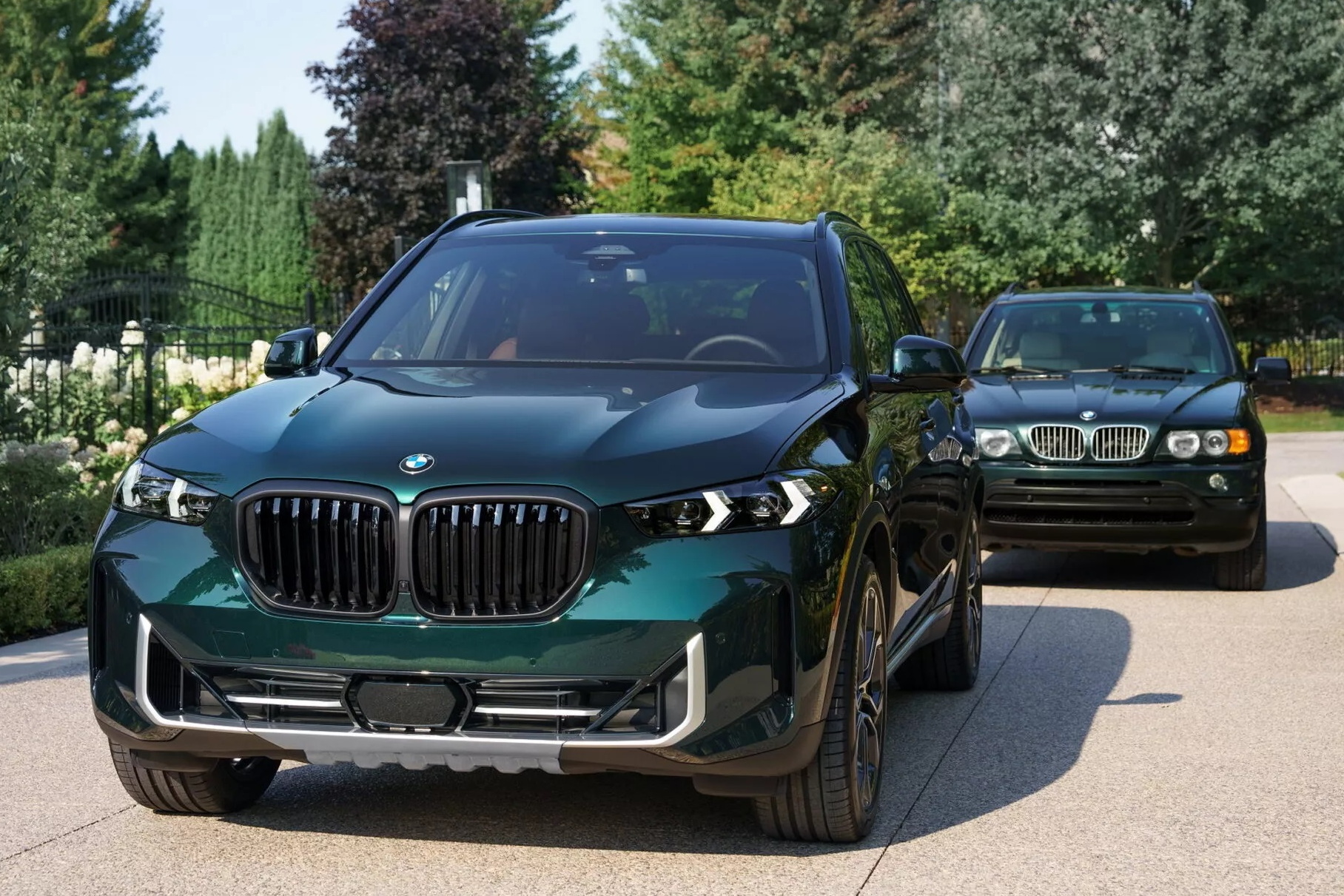 BMW выпустила ретроверсию X5 в честь 25-летия кроссовера