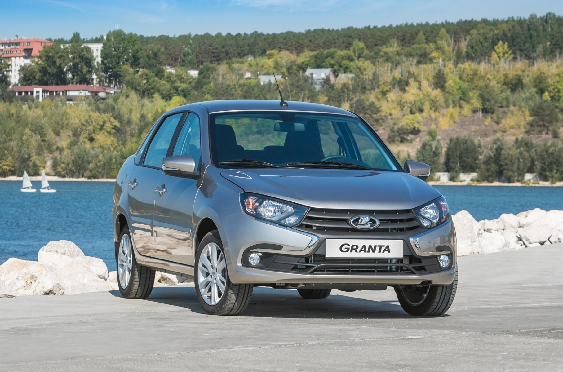 Lada Granta стала пятой среди самых продаваемых компактных машин мира