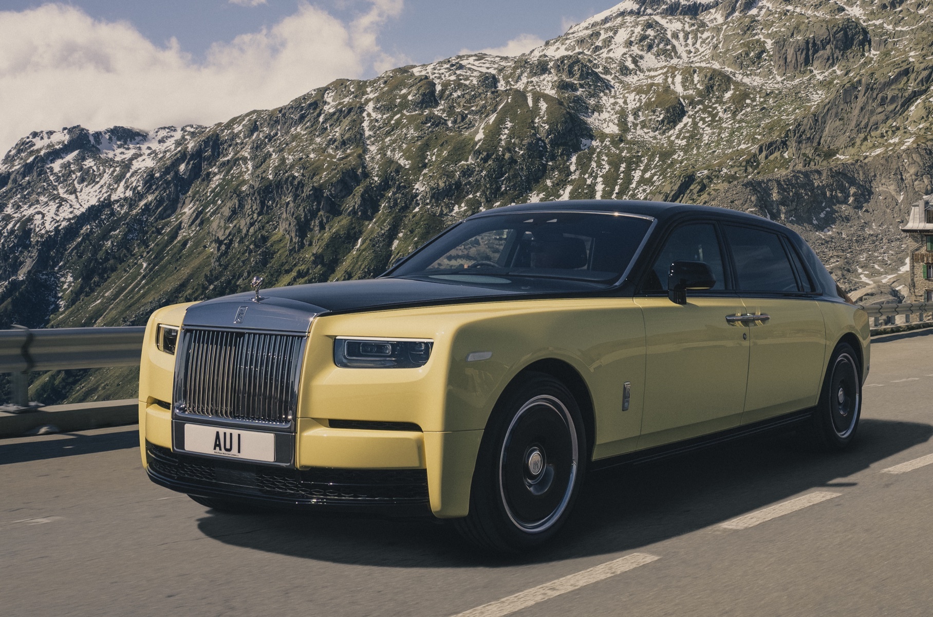 Компания Rolls-Royce выпустила Phantom, как у Голдфингера