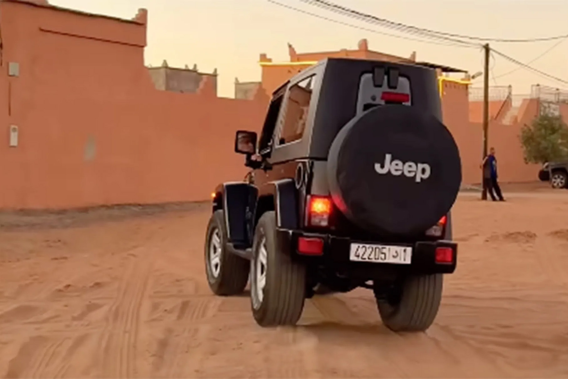 В Марокко нашли самый узкий в мире Jeep Wrangler