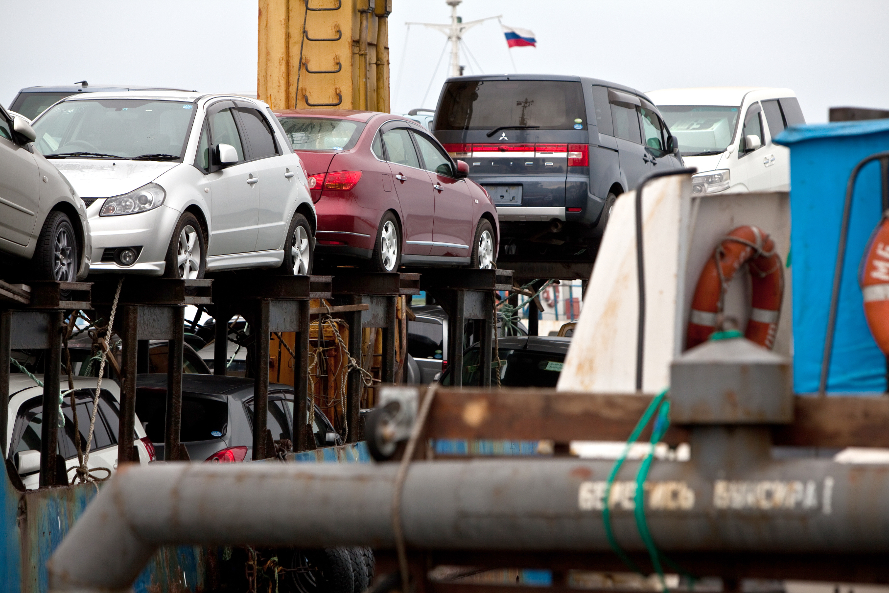 Япония разрешила поставлять в Россию гибридные автомобили, но не все