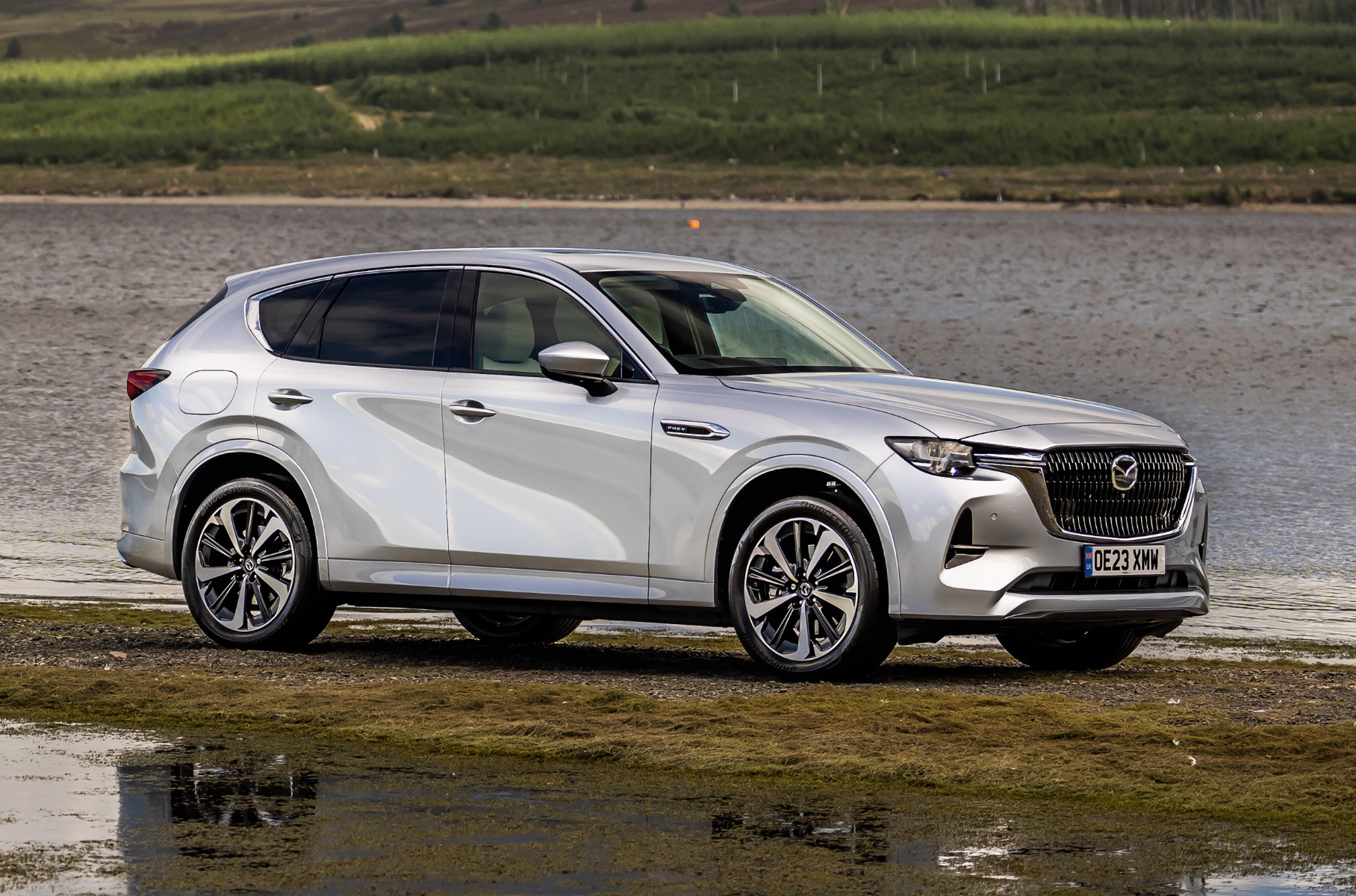 Компания Mazda обновила кроссовер CX-60 для Европы