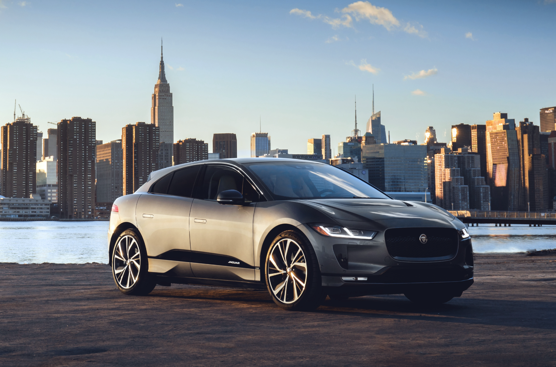 Jaguar выкупит тысячи проданных кроссоверов I-Pace