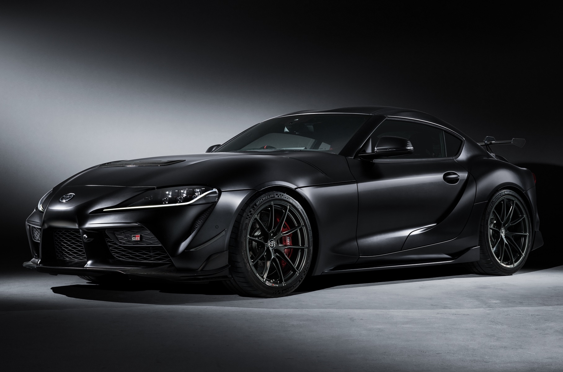 Компания Toyota показала обновленную GR Supra Lightweight Evo