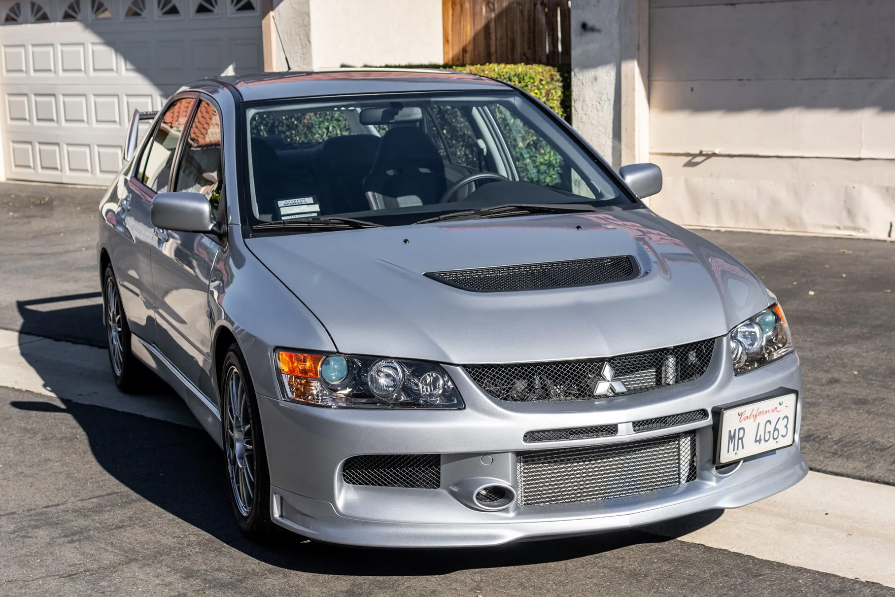 Mitsubishi Lancer Evolution IX 2006 года продали за 169 тысяч долларов