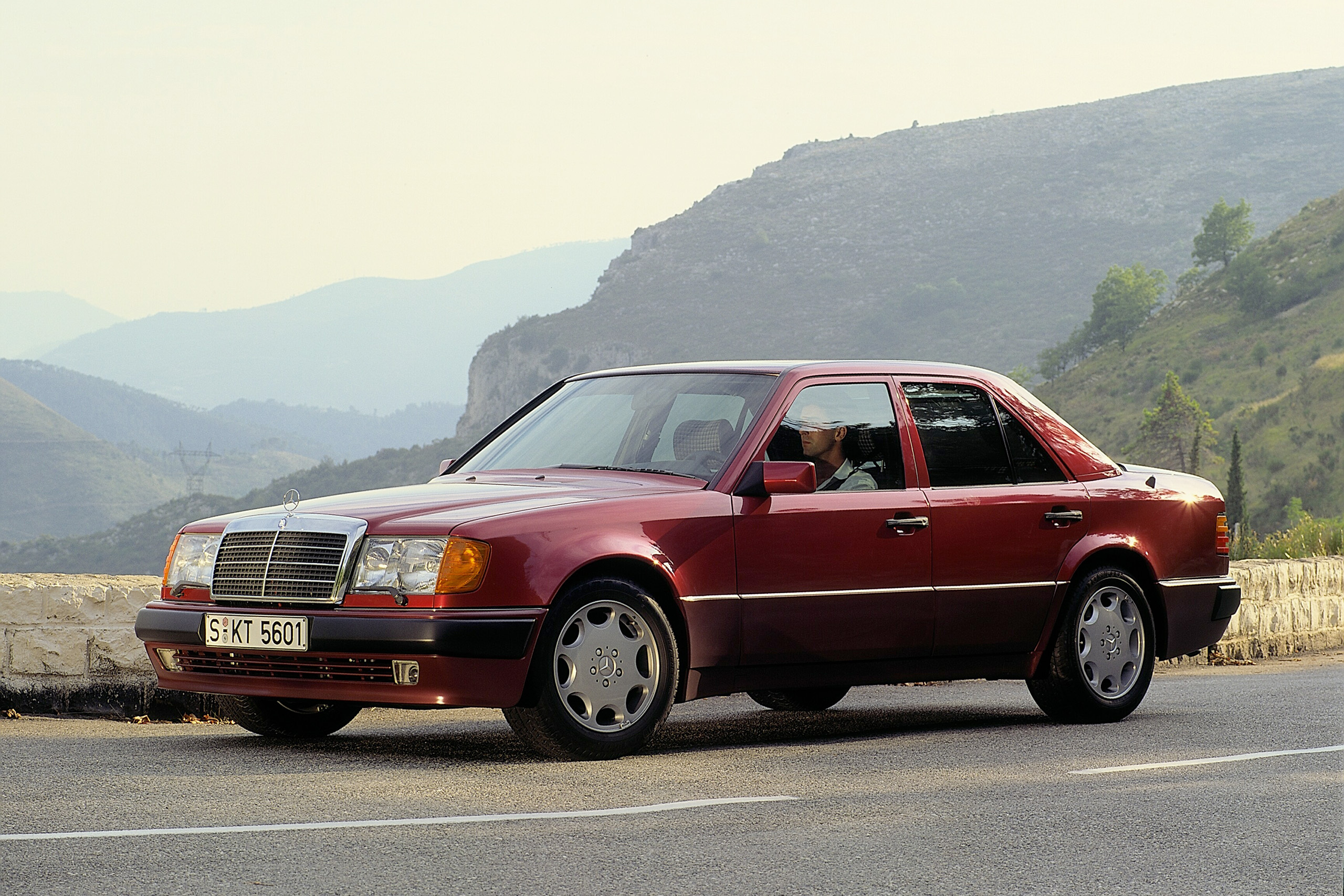 40 лет Mercedes-Benz E-Class W124