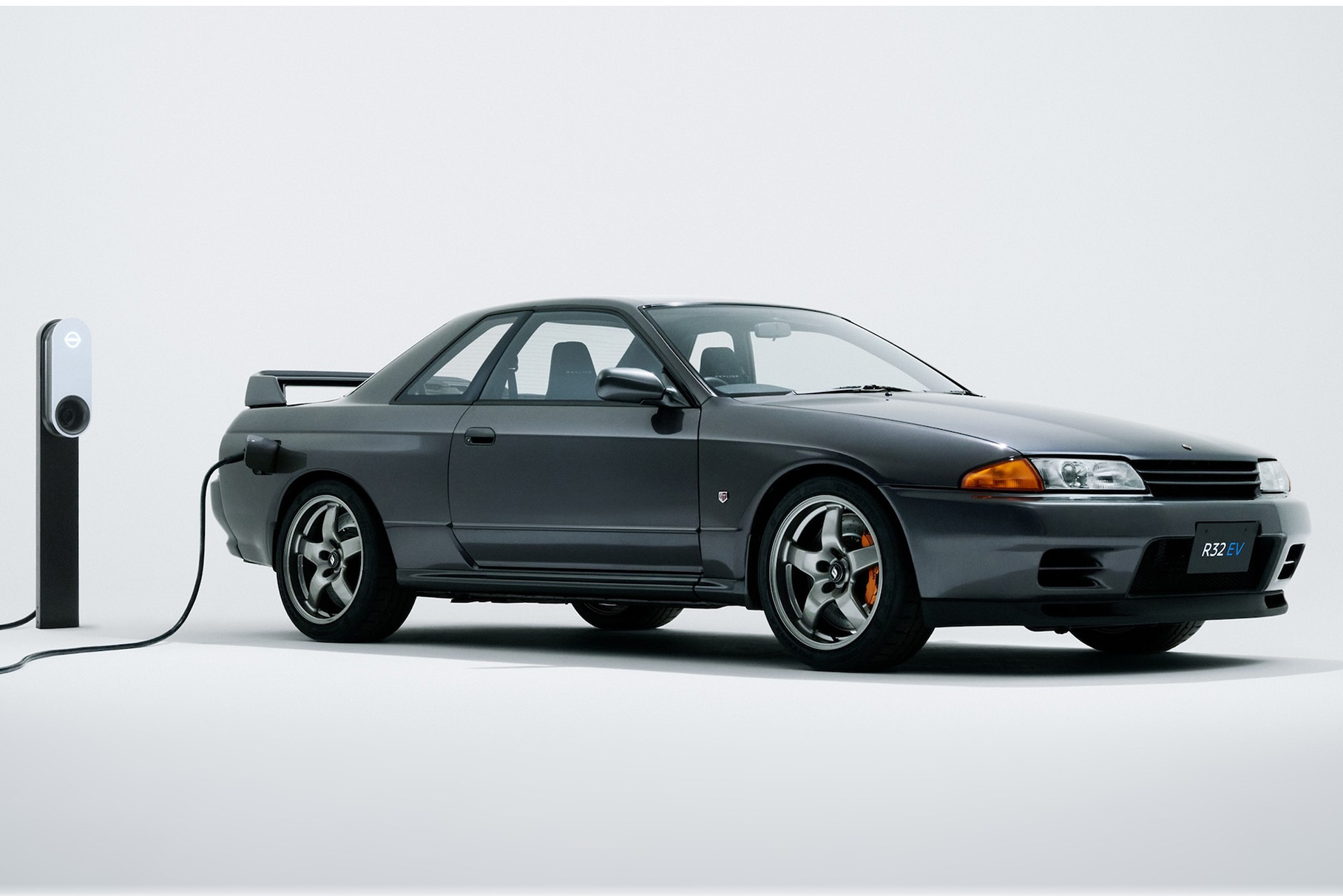 Компани Nissan перевела на электротягу спорткар Skyline GT-R R32