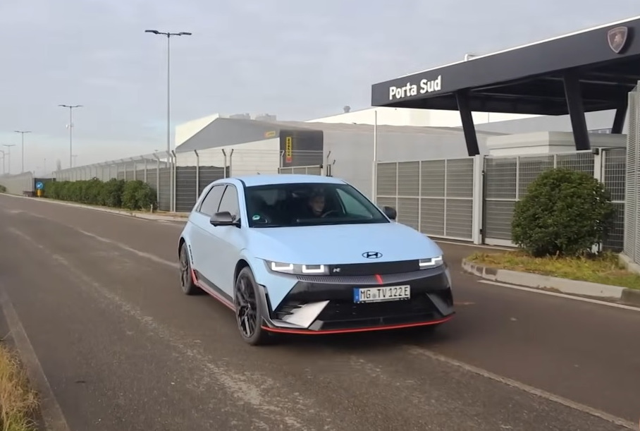 Инженеры Lamborghini начали тестировать хот-хэтч Hyundai Ioniq