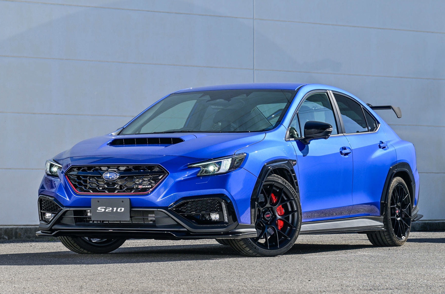 Седан Subaru WRX получил новую STI-версию