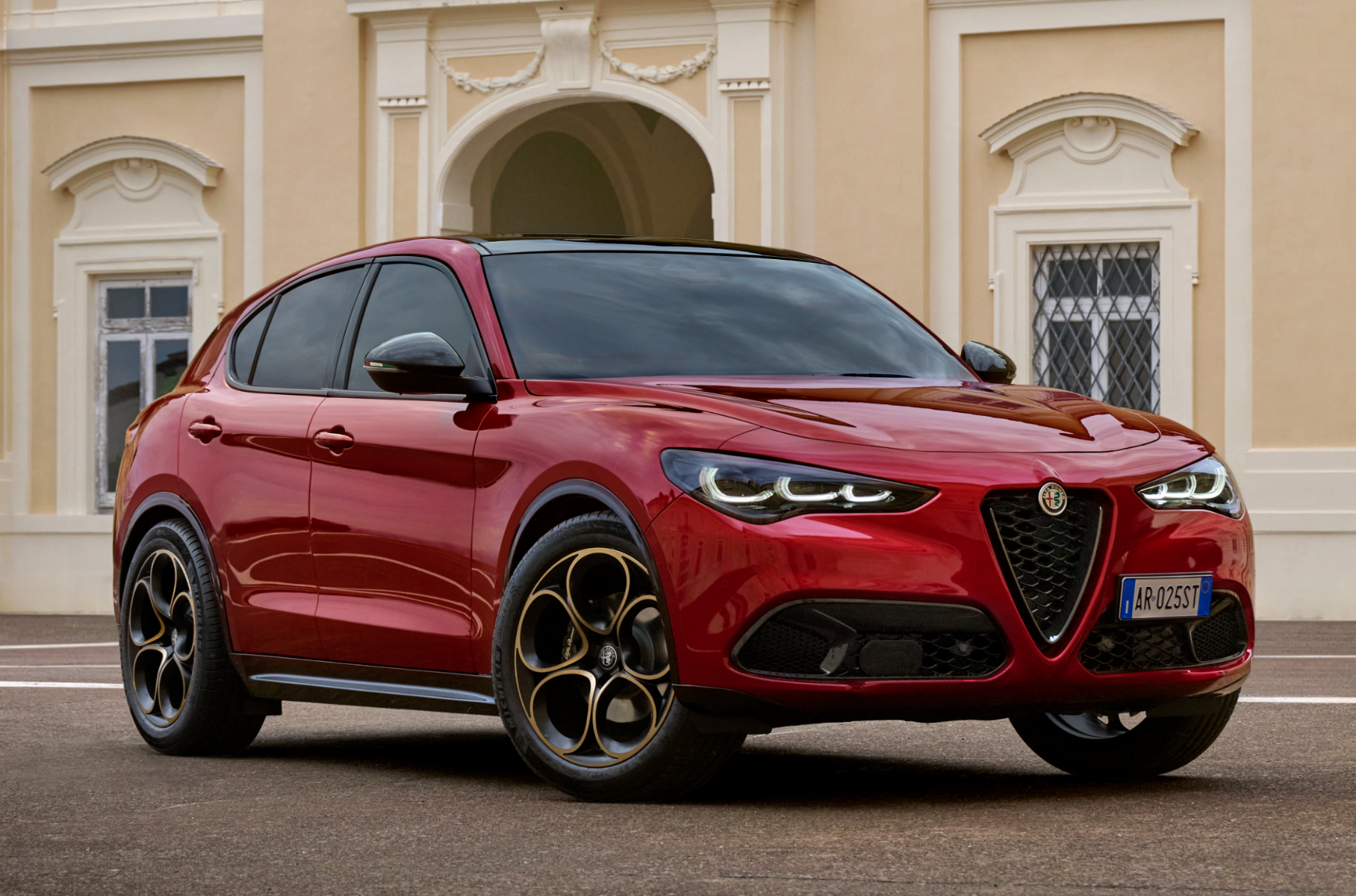 Alfa Romeo украсила «золотом» Tonale, Stelvio и Giulia