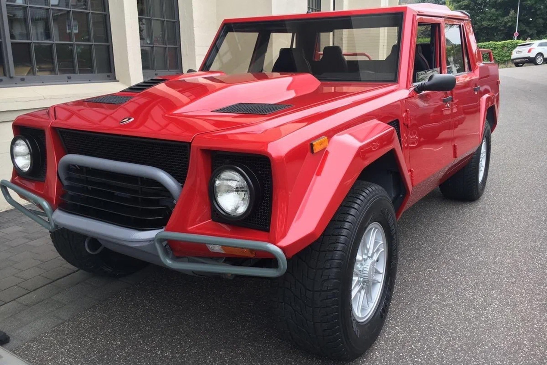 В Екатеринбурге за 65 миллионов рублей продают внедорожник Lamborghini LM002