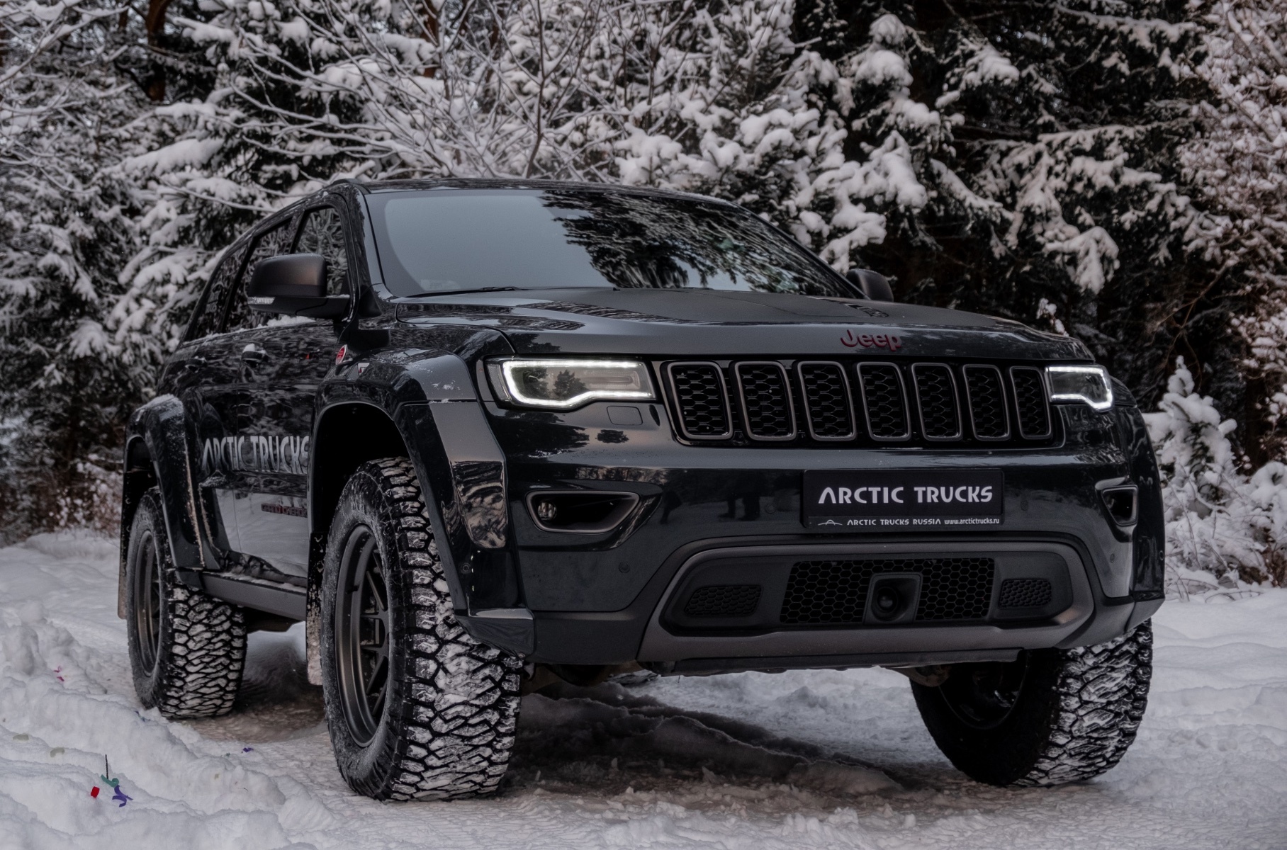 Компания Arctic Trucks доработала Jeep Grand Cherokee