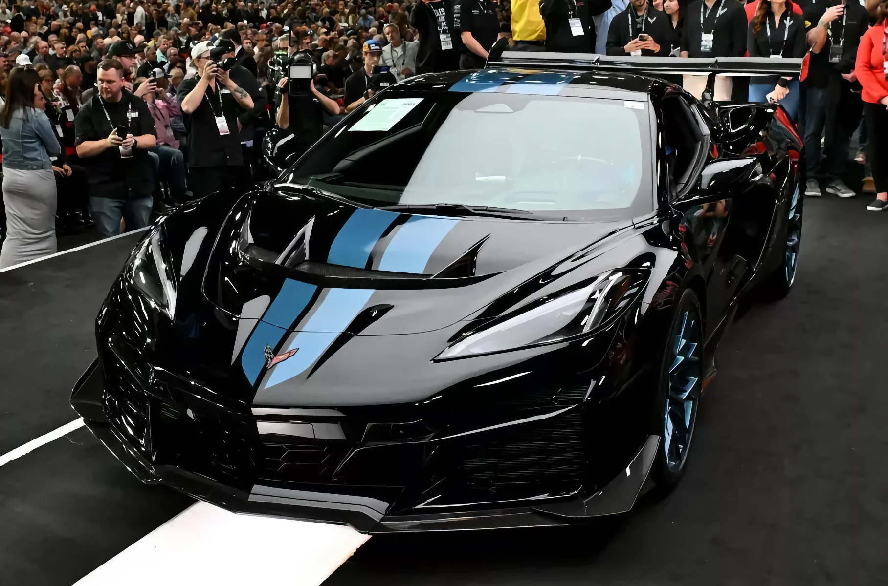 Первый экземпляр нового Chevrolet Corvette ZR1 продали в 21 раз дороже начальной цены