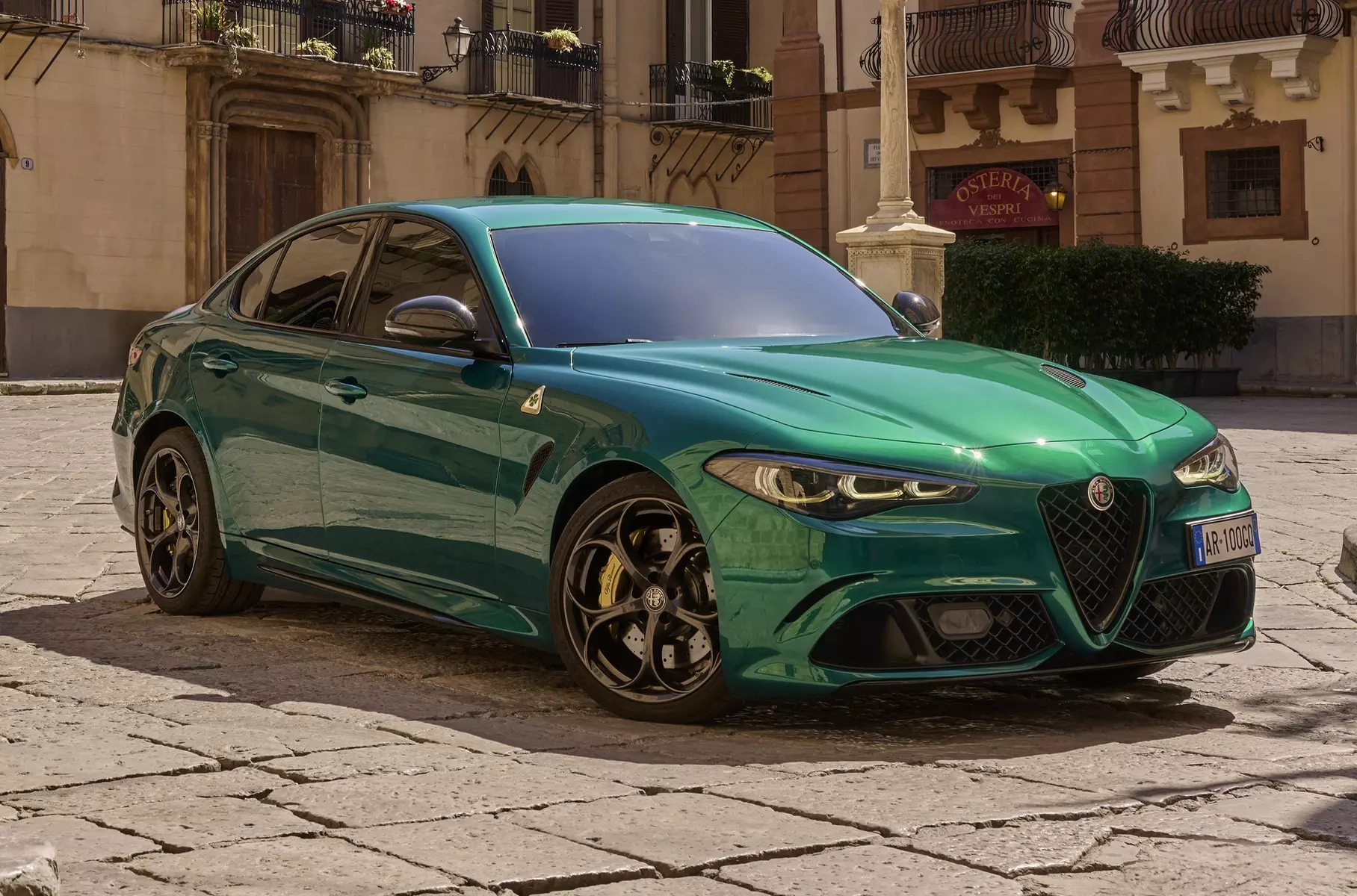 Alfa Romeo Giulia превратится из седана в кроссовер