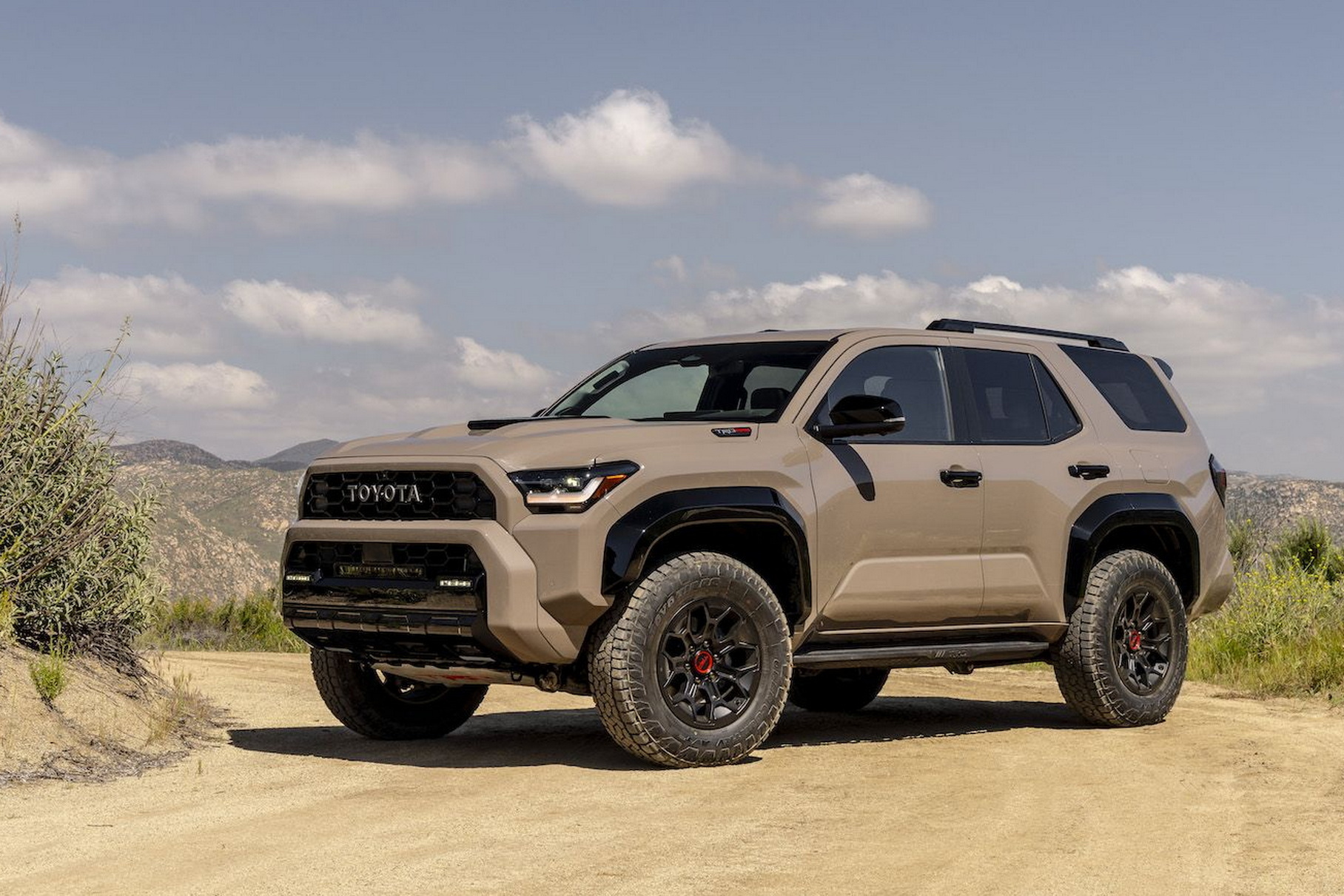 Toyota объяснила, почему у нового 4Runner нет «механики»