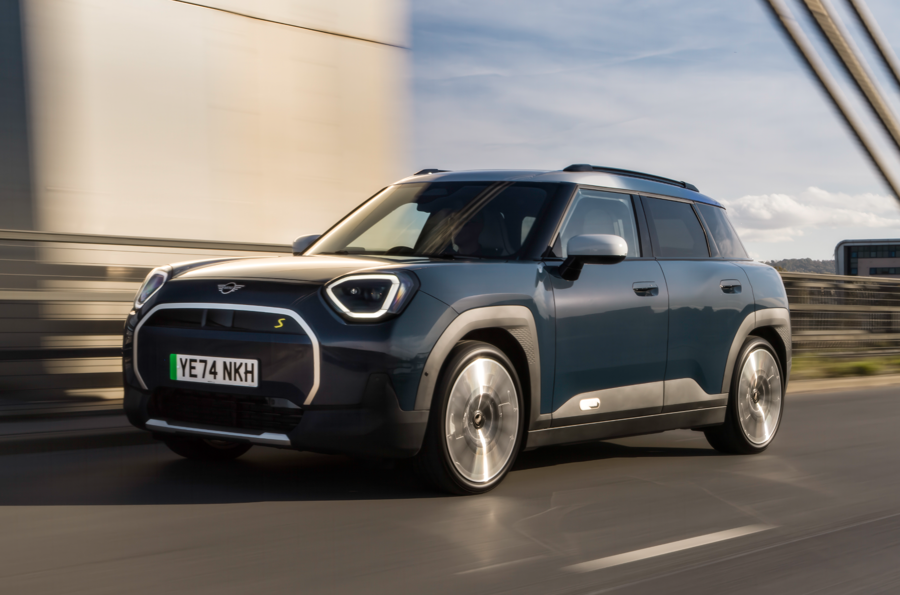 MINI передумала выпускать электрокары в Великобритании