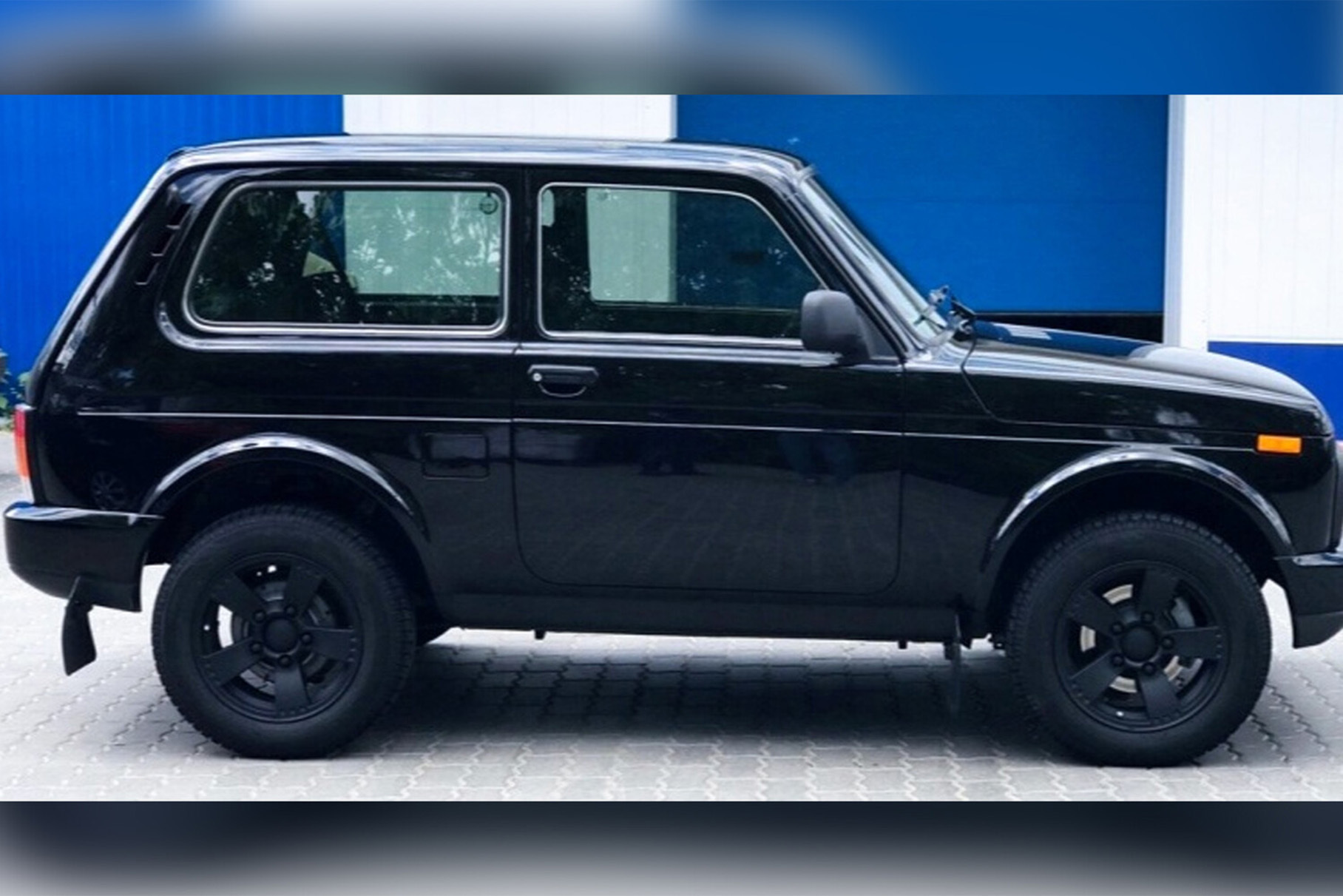 Старая Lada Niva на ледяной гоночной трассе шокировала китайского комментатора