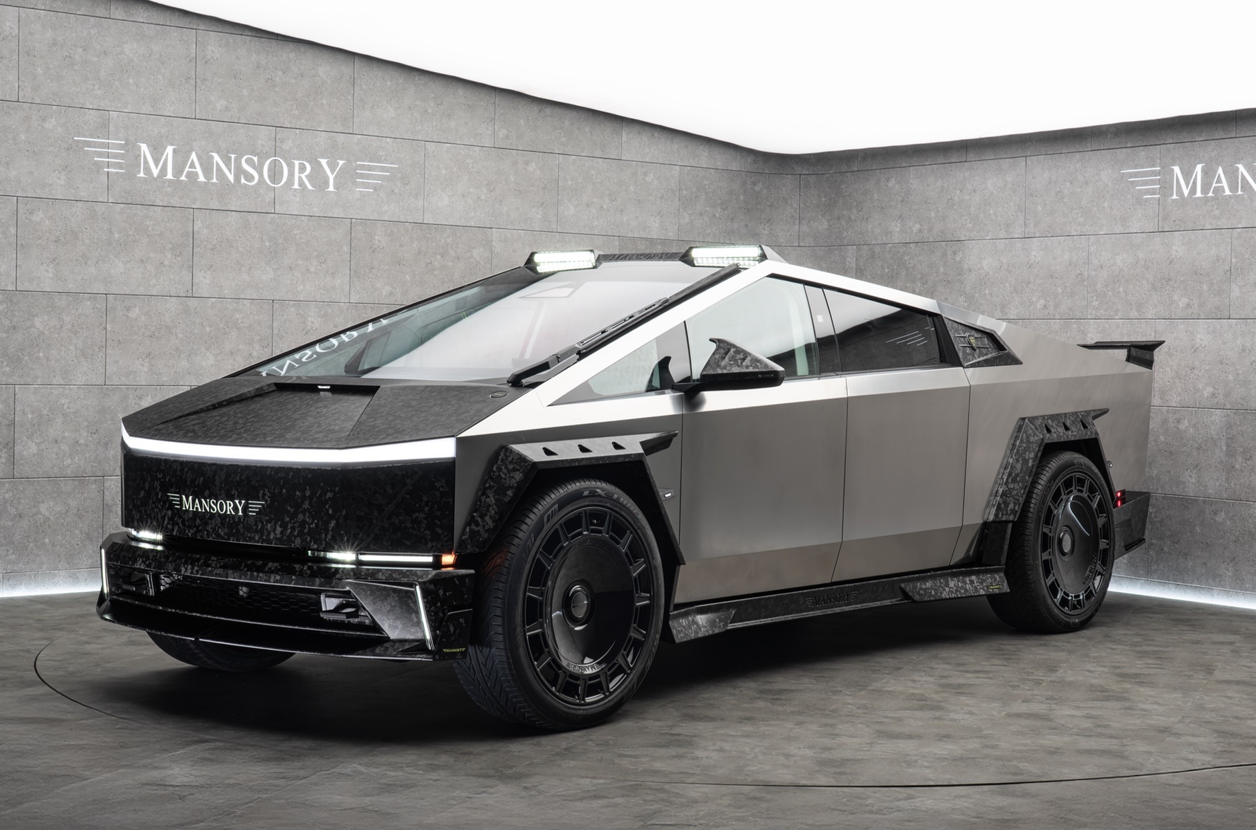 Mansory доработала Tesla Cybertruck