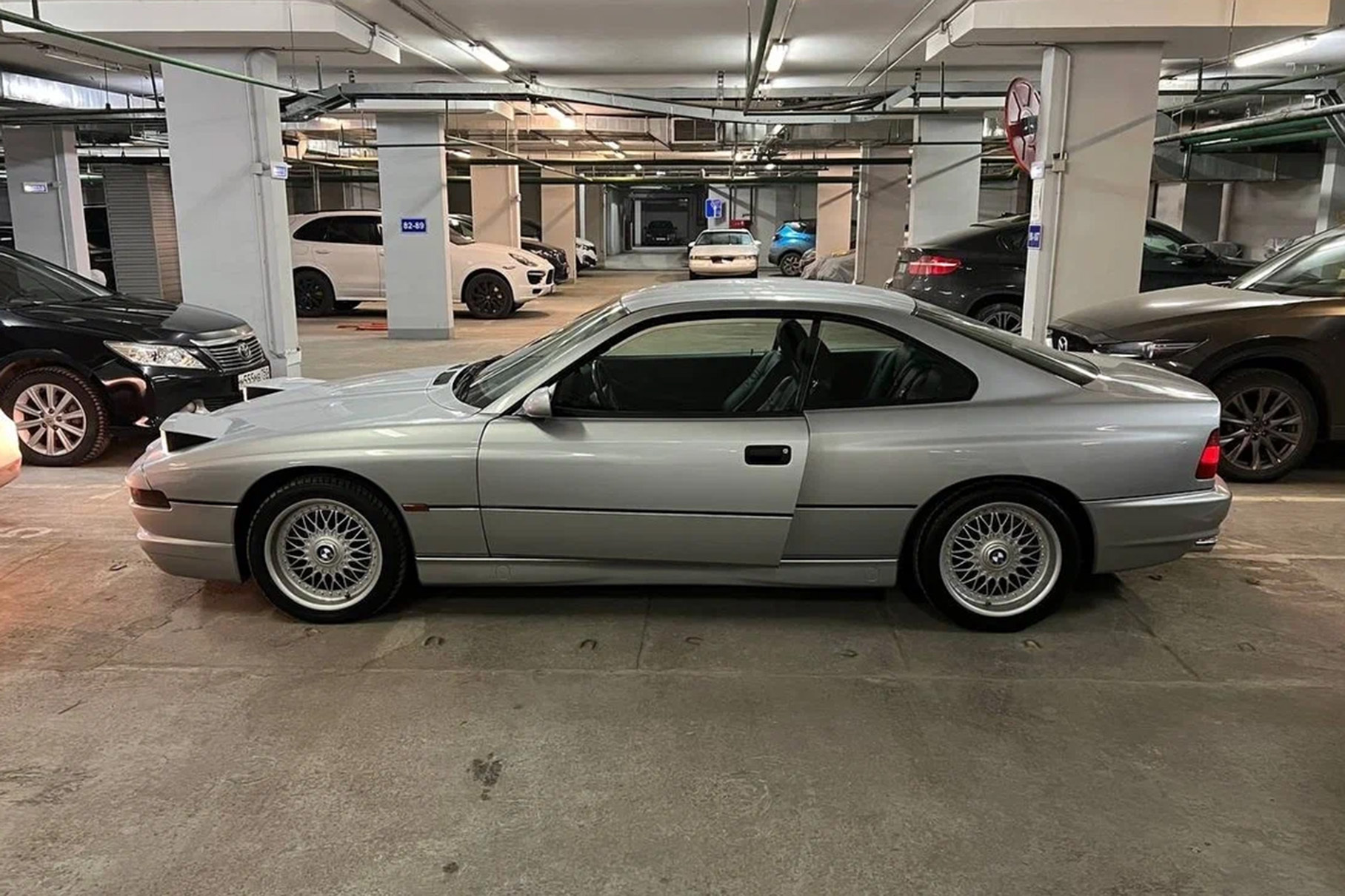 В продаже появилось купе BMW 850i 1997 года выпуска с крошечным пробегом