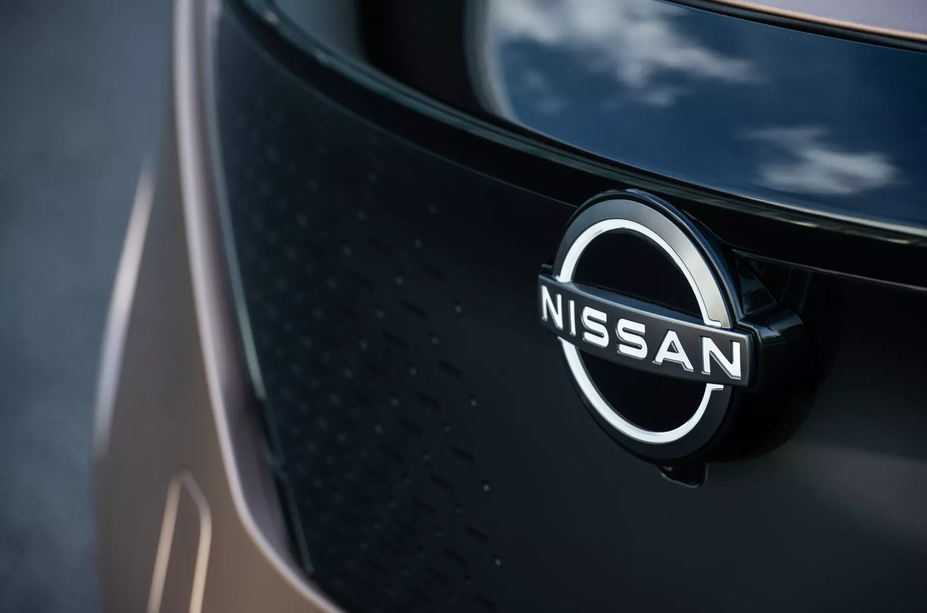 Глава Nissan признал, что компания не выживет без сторонней помощи