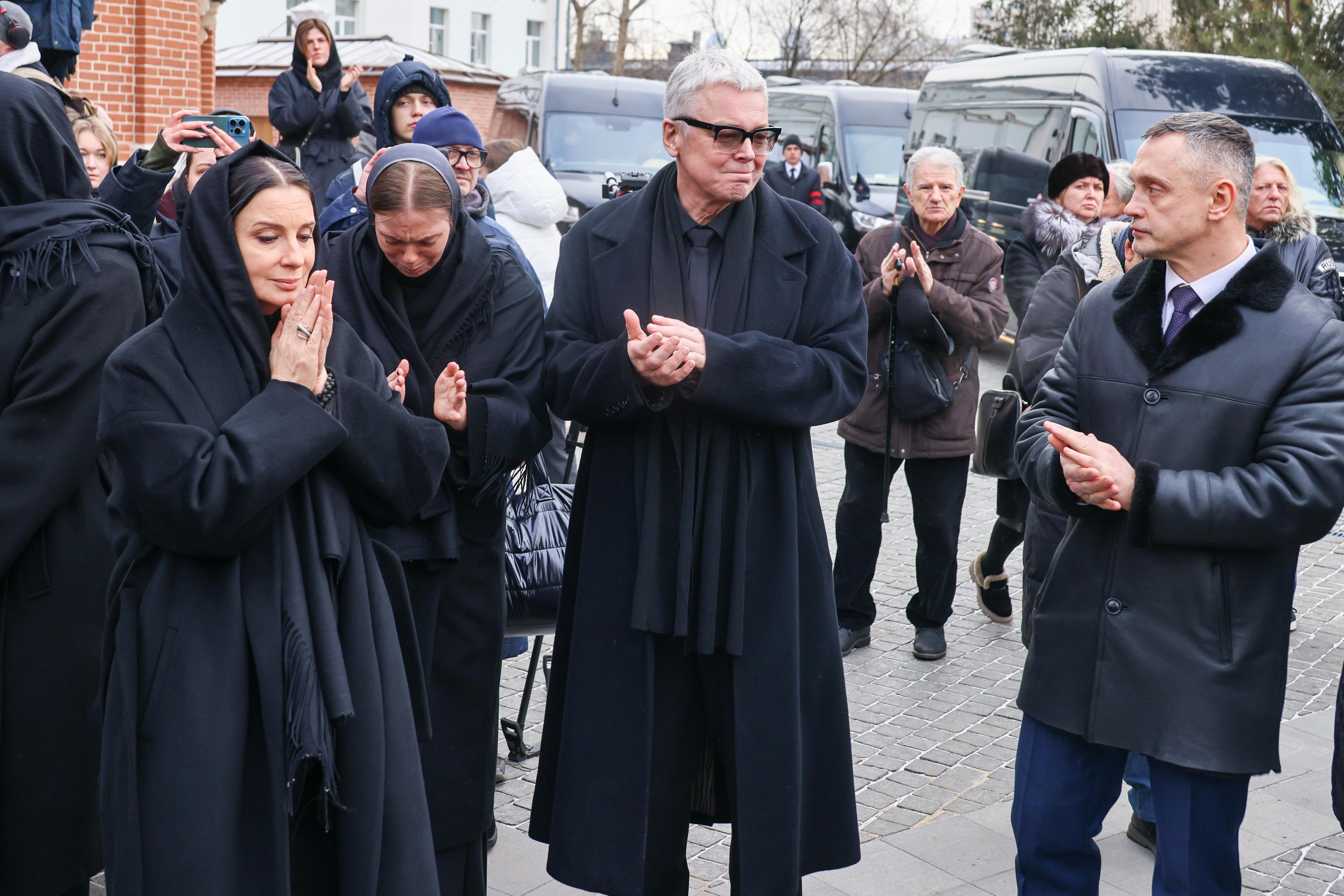 Александр Стриженов не сдержал слез, вспомнив последние слова отца: «Пришла мама и забрала»