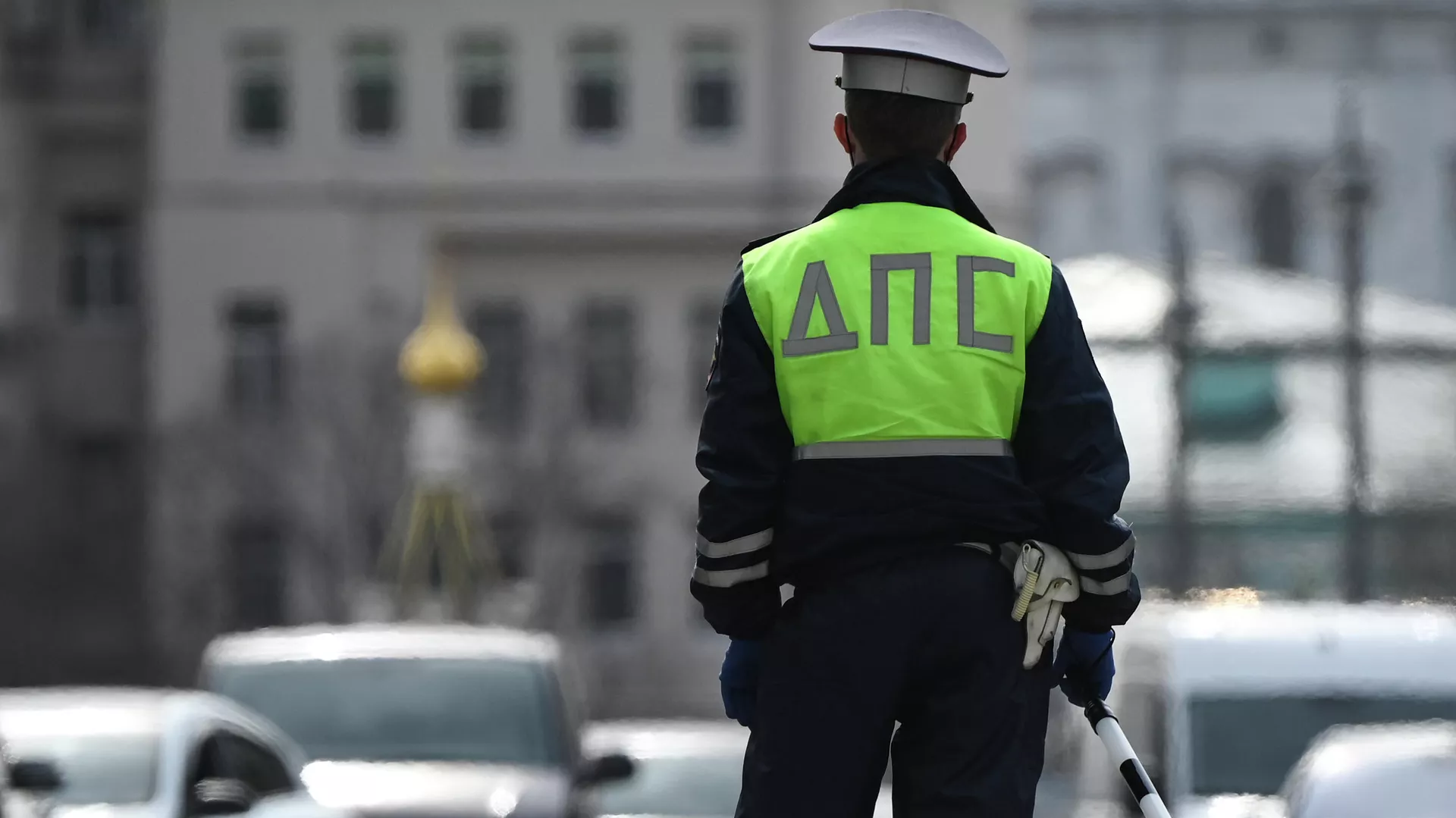 Полицейский из автомата расстрелял авто с людьми и избежал ответственности