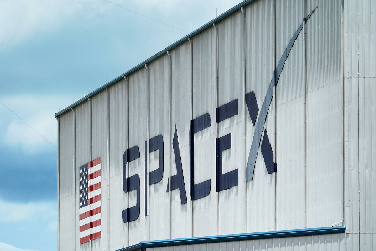 Американский регулятор прокомментировал обвинения SpaceX