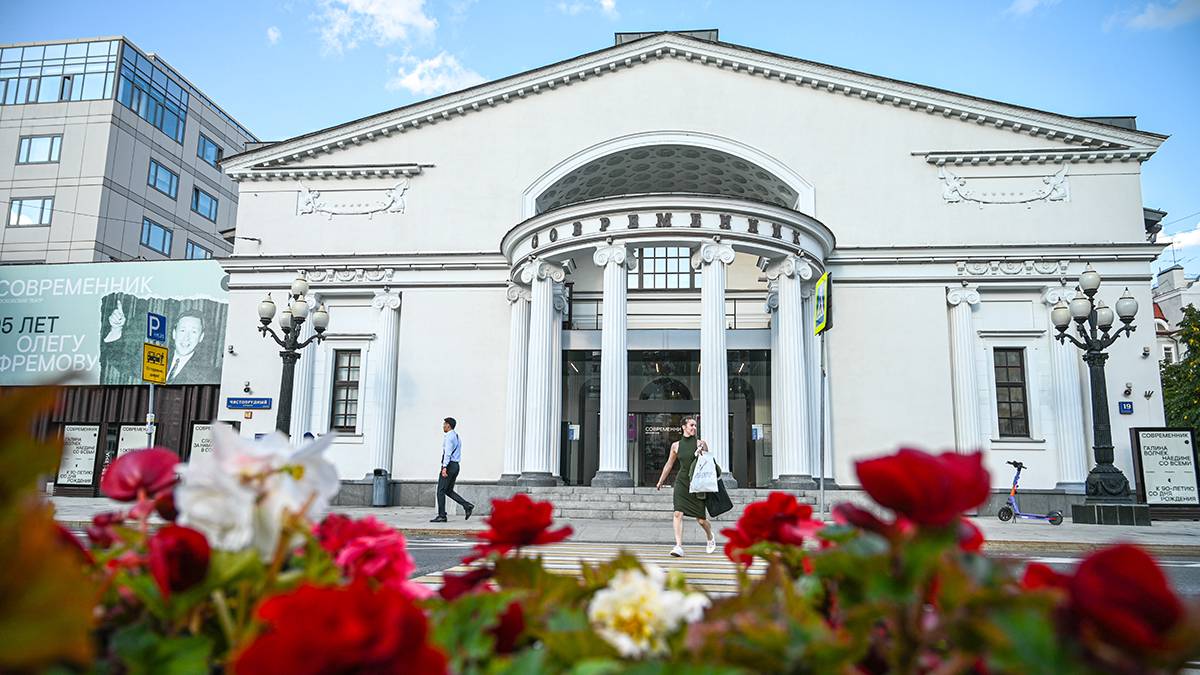 СМИ: Мужчину избили в театре Современник за опоздание на спектакль