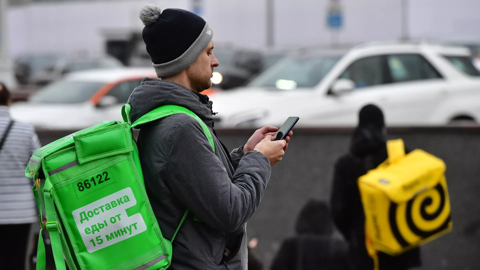 В Москве у курьеров начали массово отнимать велосипеды. Что происходит