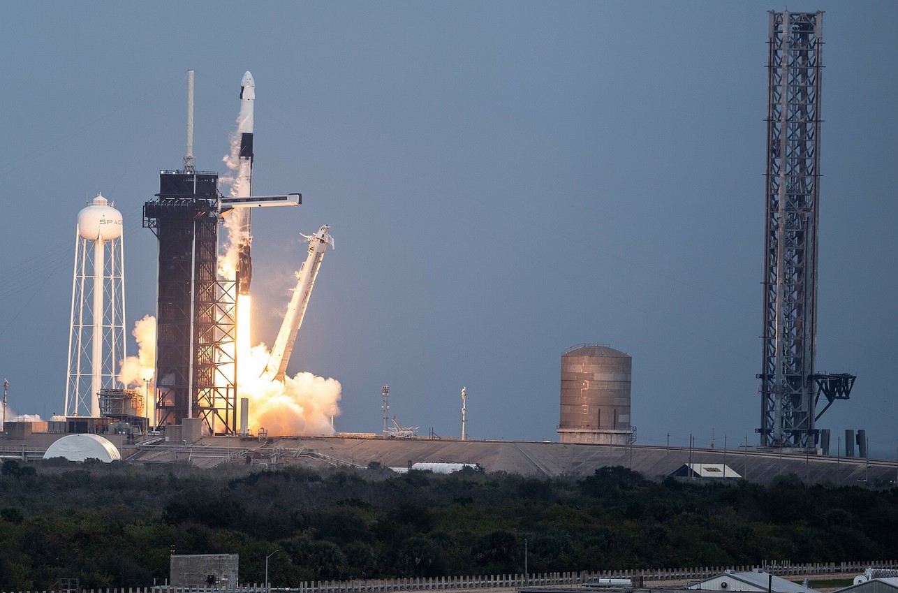 SpaceX Starship против Boeing Starliner: что нужно знать о ракетах будущего