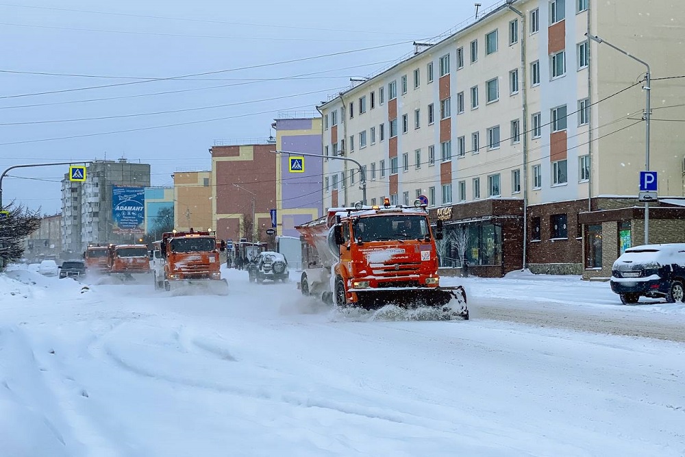 В Магадане из-за циклона объявили свободное посещение в школах